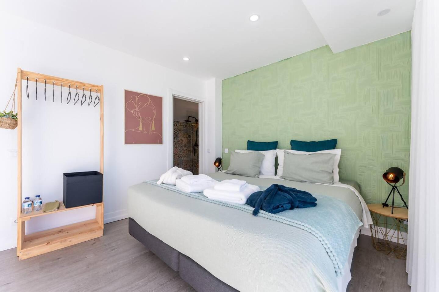 Malpique Heated Pool & Jacuzzi Guest House