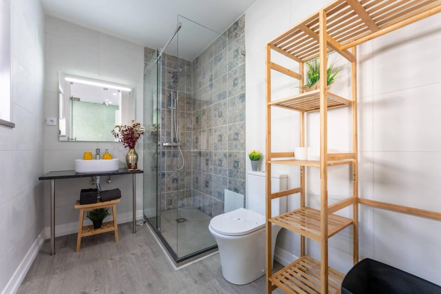 Malpique Heated Pool & Jacuzzi Guest House