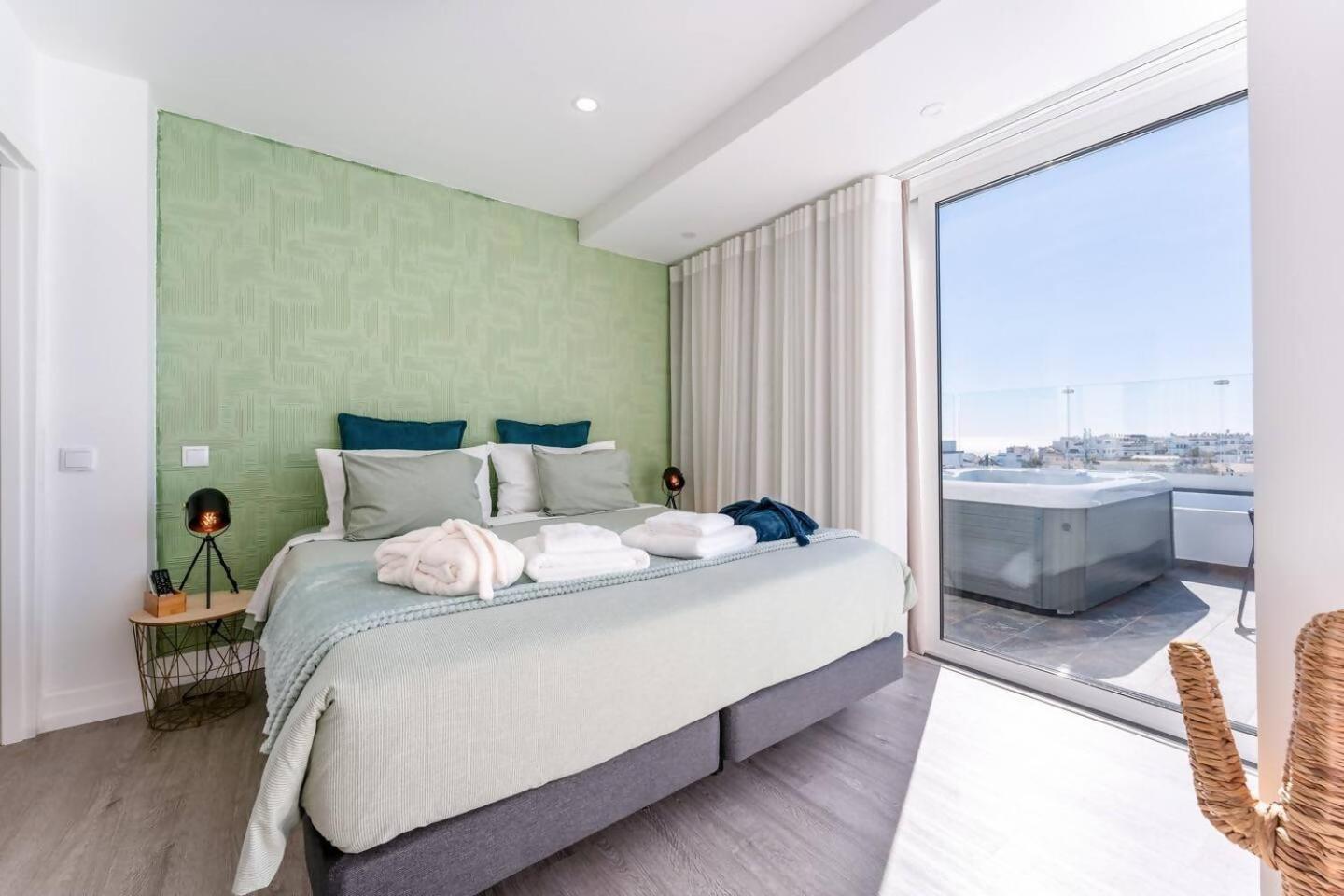 Homestay Malpique Heated Pool & Jacuzzi Guest House