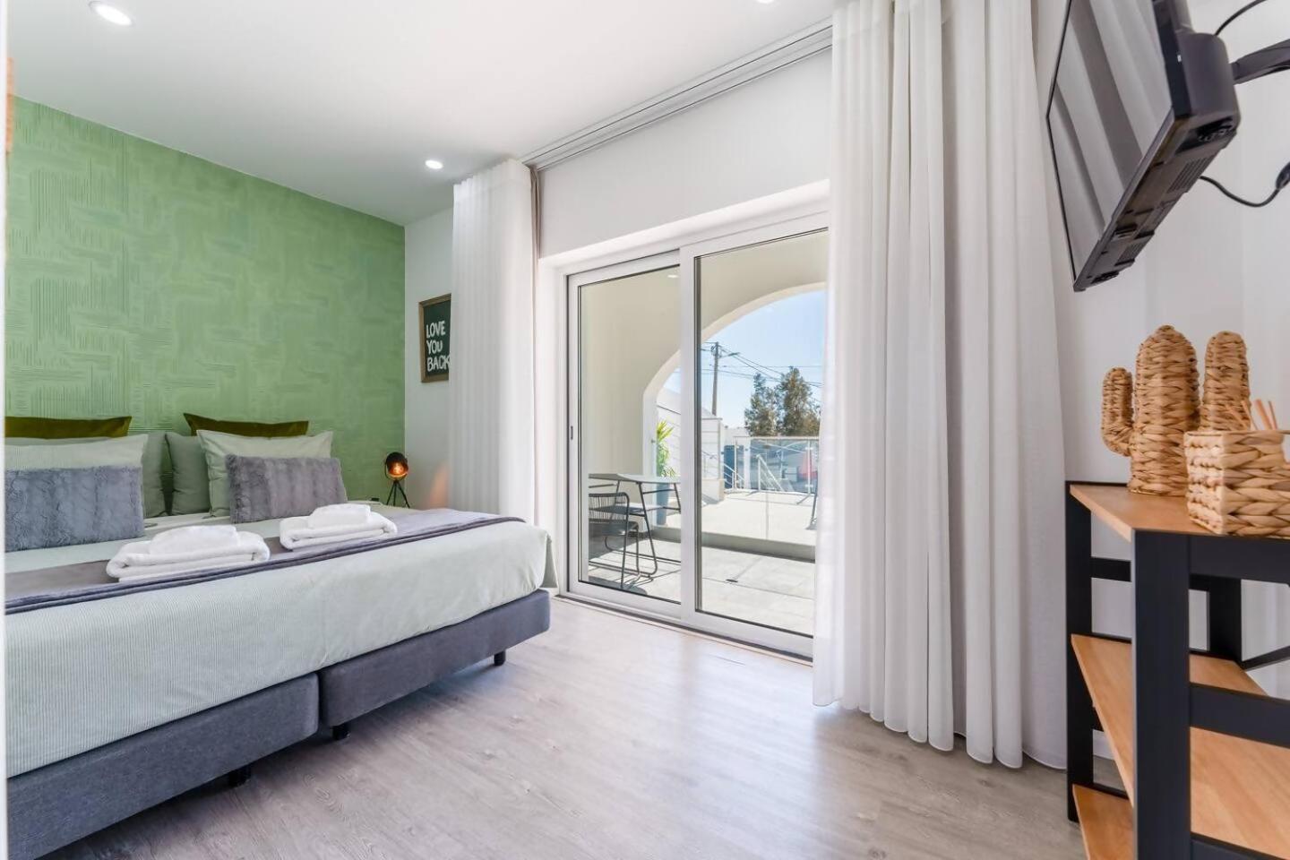 Malpique Heated Pool & Jacuzzi Guest House Homestay Albufeira