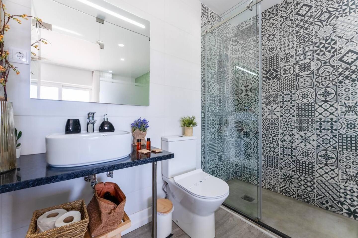Homestay Malpique Heated Pool & Jacuzzi Guest House *